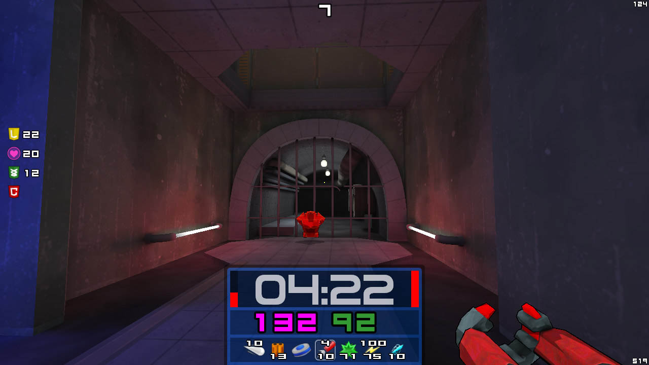 Screenshot of the game Warsow version 1.0, showcasing the 'LoHUD' HUD.